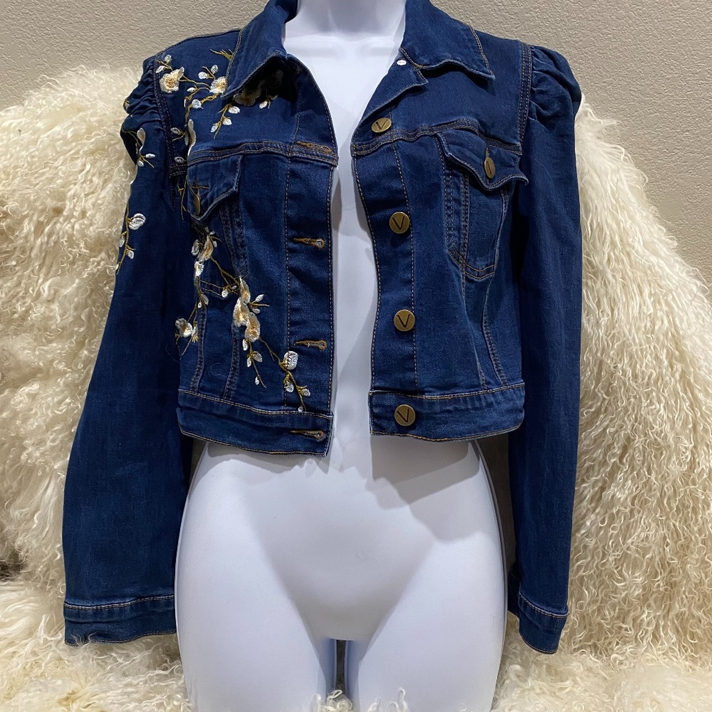 VENUS Embroidered Crop Denim Jacket
